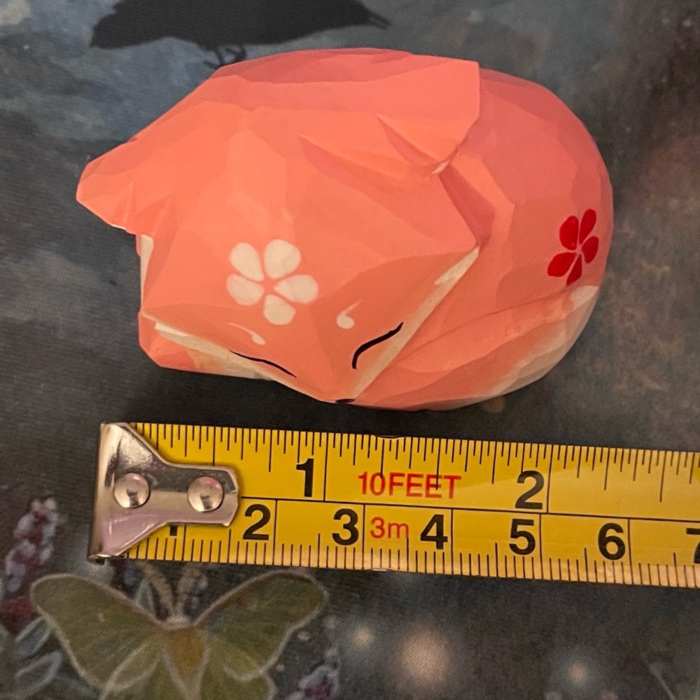 Small wooden carved pink Japanese sakura fox - Picture 5 of 5